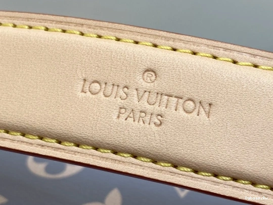 Side LOUIS VUITTON Trunk PM-18*12.5*8CM 0115